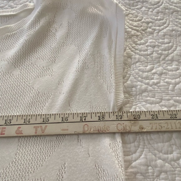Liz Claiborne Knit Top White Very Sheer Cap Sleeve Size Large - Picture 10 of 11
